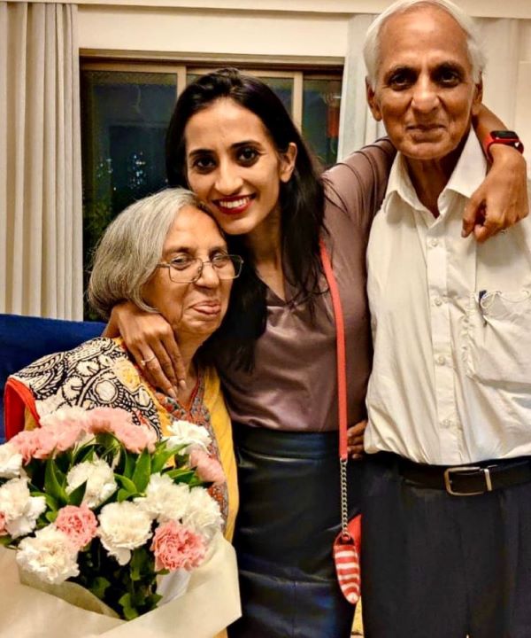 Vineeta Singh with Parents