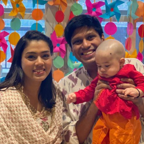 peyush bansal with wife and son
