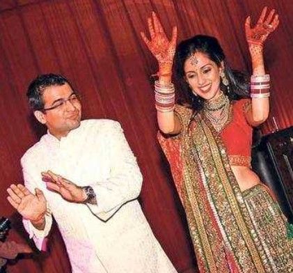 darshan hiranandani with wife on wedding