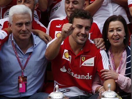 fernando alonso with mom and dad