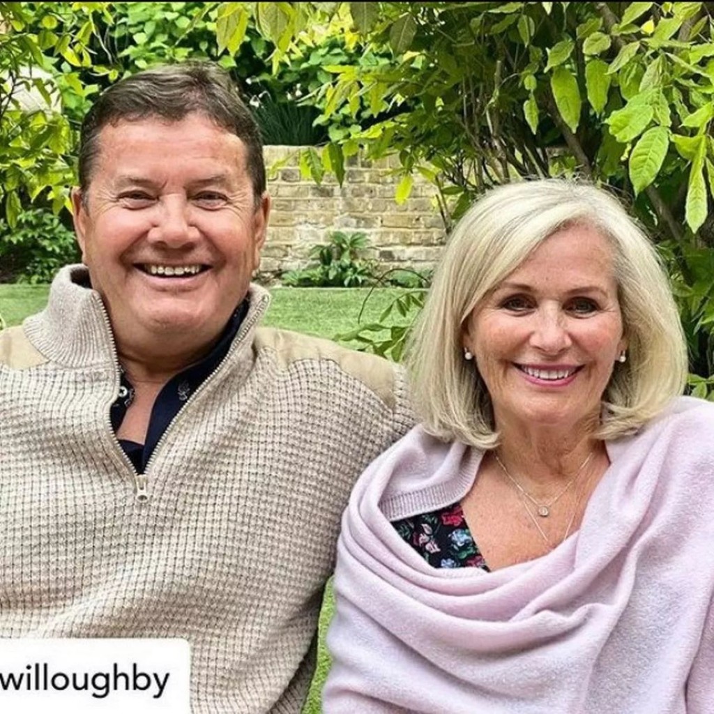 holly willoughby parents
