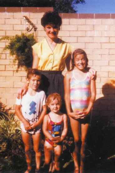 Pauline Hanson with Kids